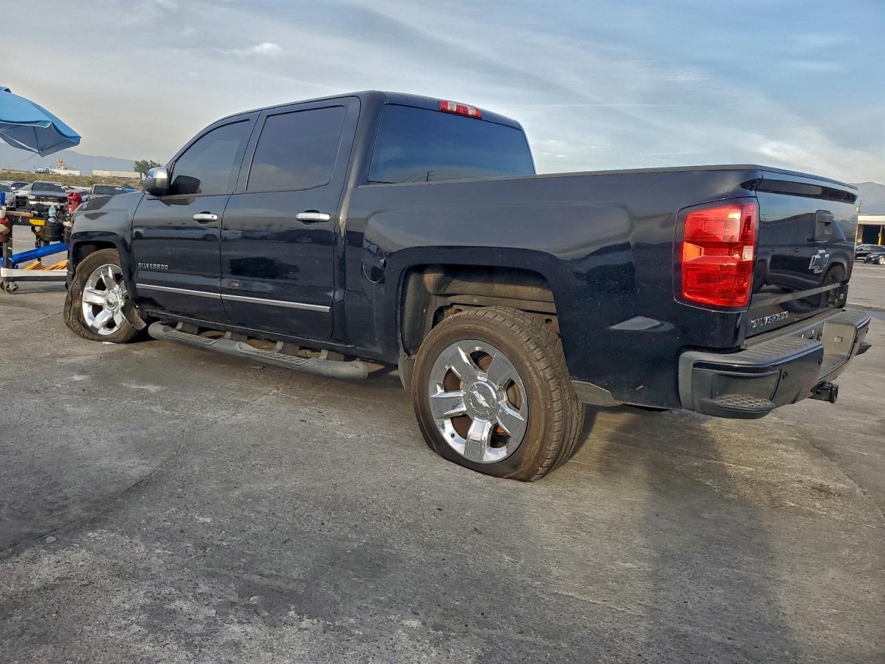 2015 CHEVROLET SILVERADO C1500 LT photo 2