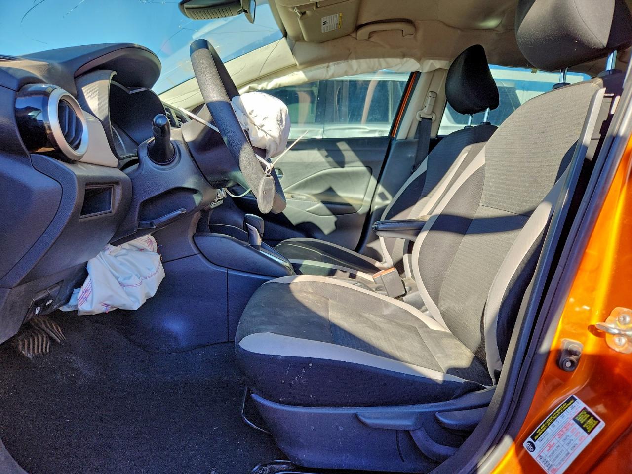 2020 NISSAN VERSA SV photo 19