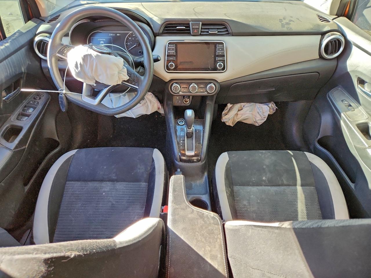 2020 NISSAN VERSA SV photo 22