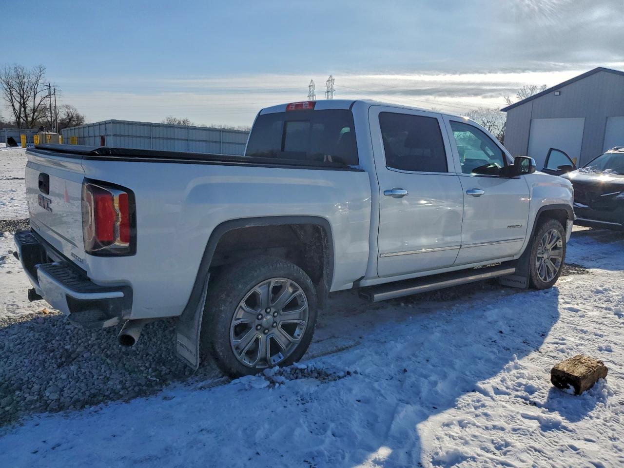 2017 GMC SIERRA K1500 DENALI photo 3