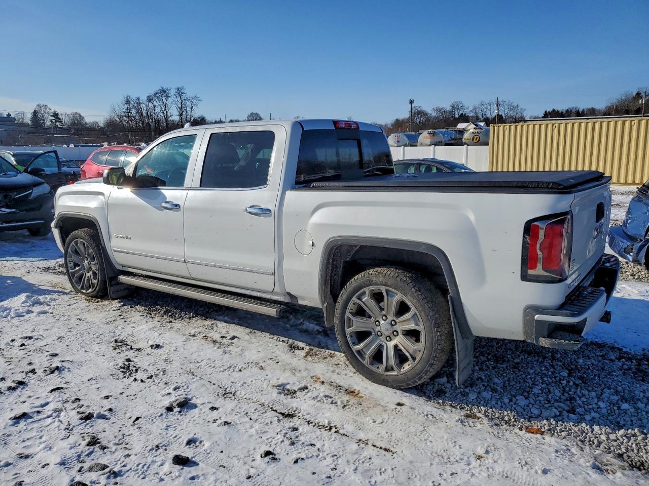 2017 GMC SIERRA K1500 DENALI photo 2