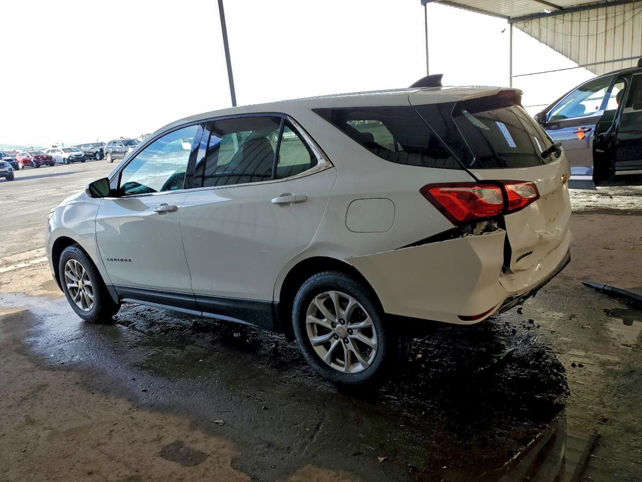 2020 CHEVROLET EQUINOX LT photo 2