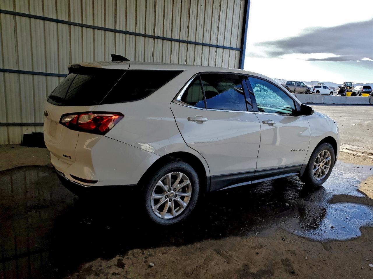 2020 CHEVROLET EQUINOX LT photo 3