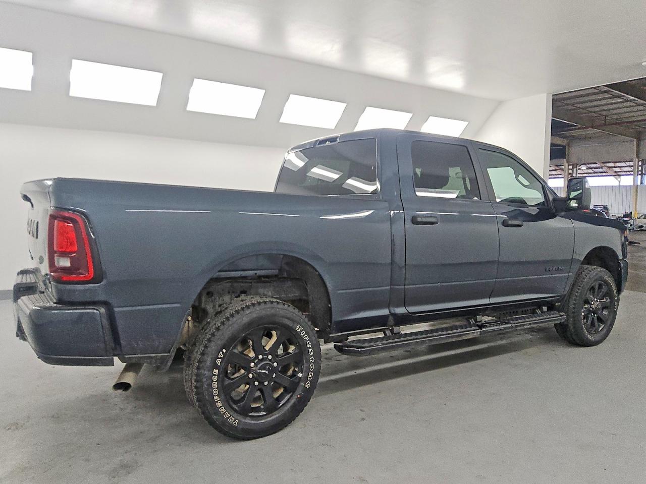 2025 RAM 2500 BIG HORN photo 3