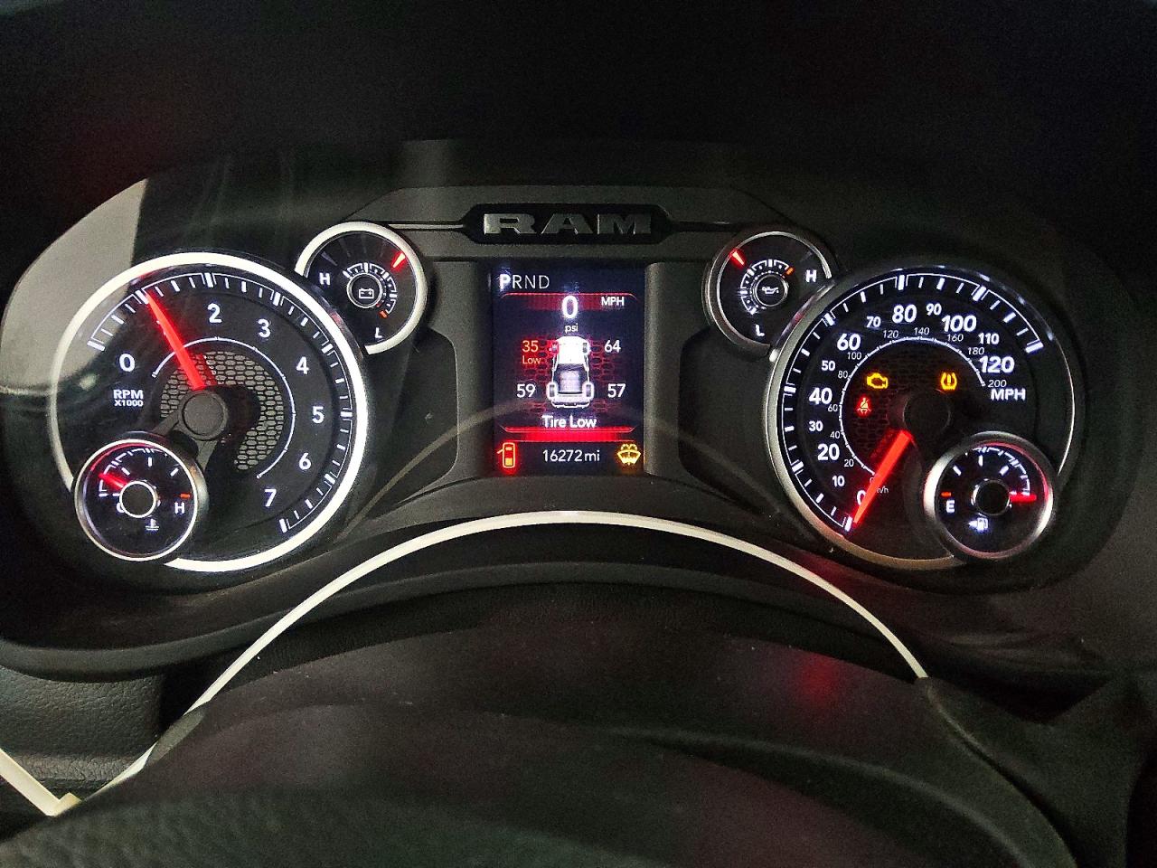 2025 RAM 2500 BIG HORN photo 9