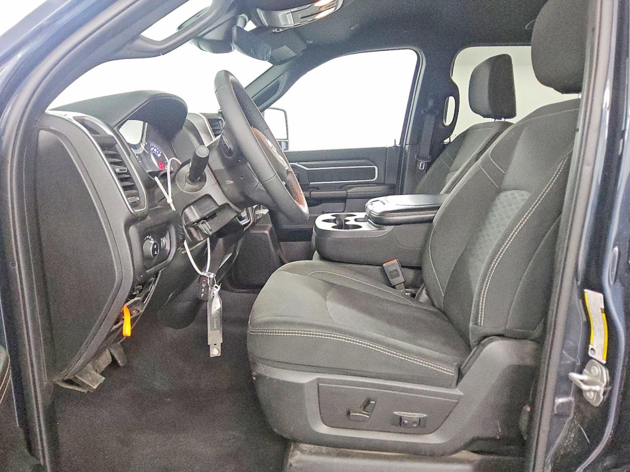 2025 RAM 2500 BIG HORN photo 7