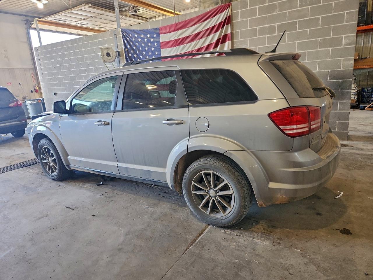 2017 DODGE JOURNEY SE photo 2
