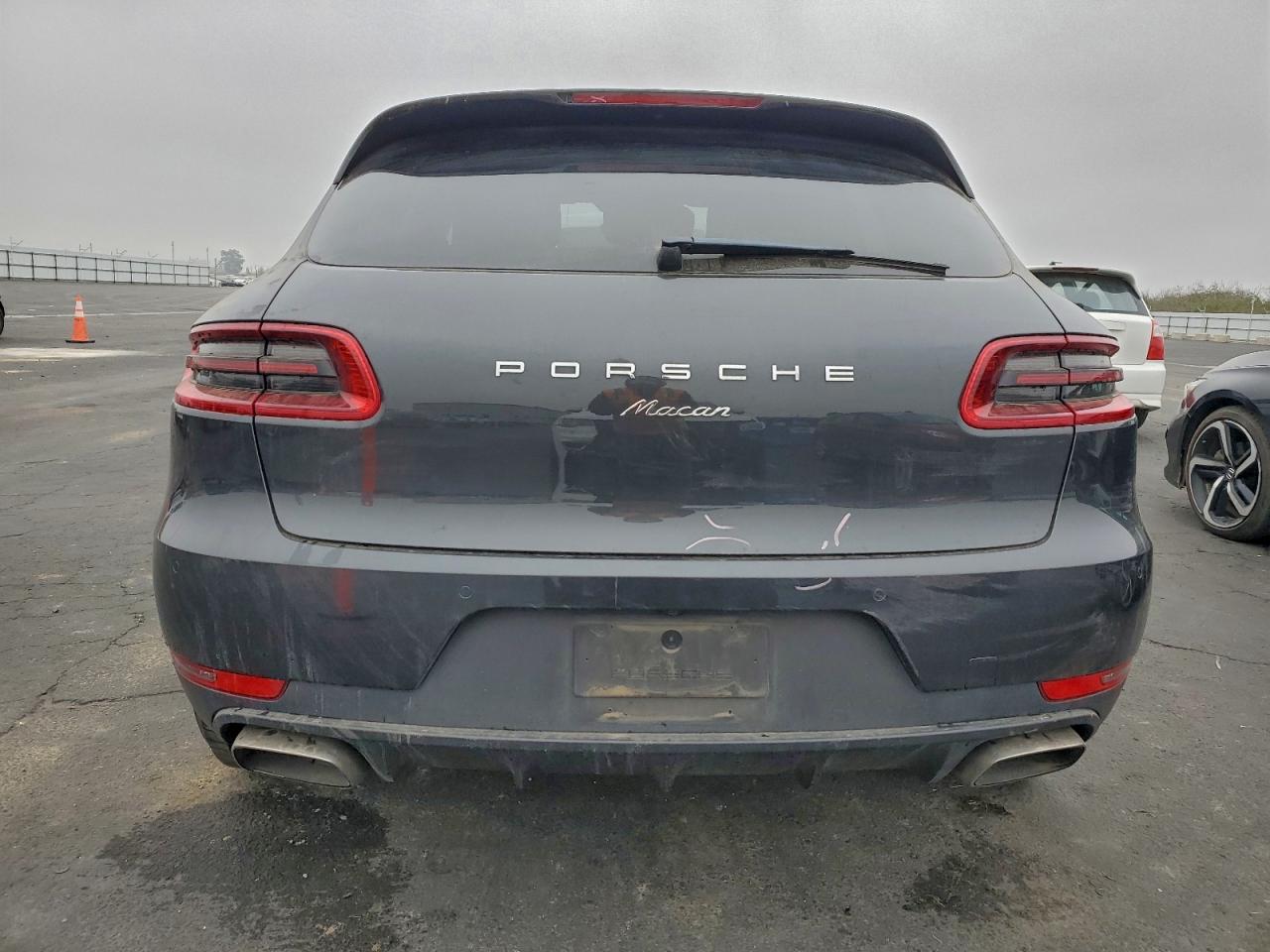 2017 PORSCHE MACAN photo 11