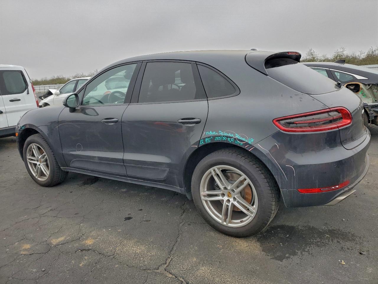 2017 PORSCHE MACAN photo 3