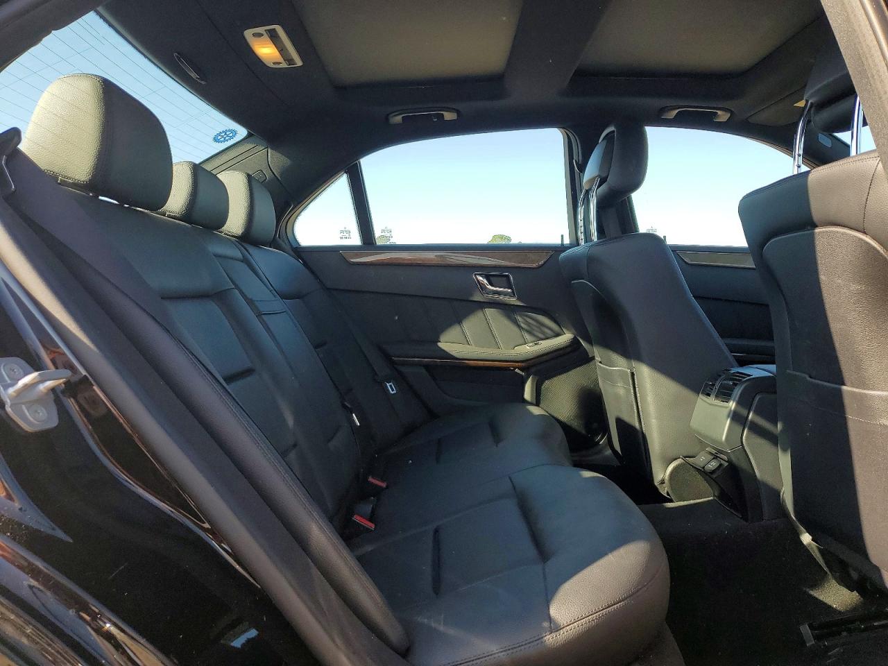 2011 MERCEDES-BENZ E 350 4MATIC photo 19