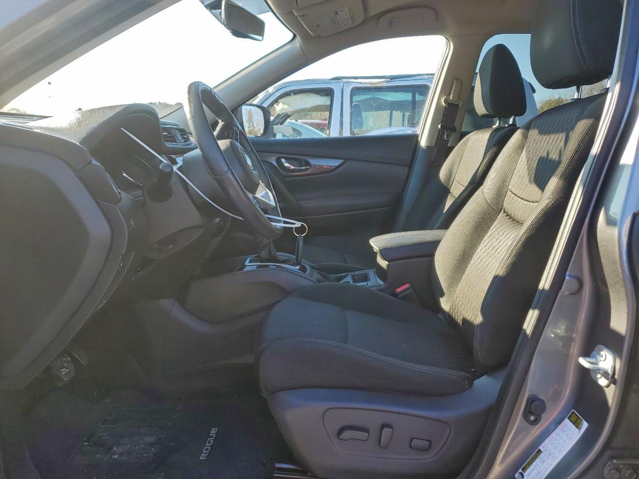2018 NISSAN ROGUE S photo 19