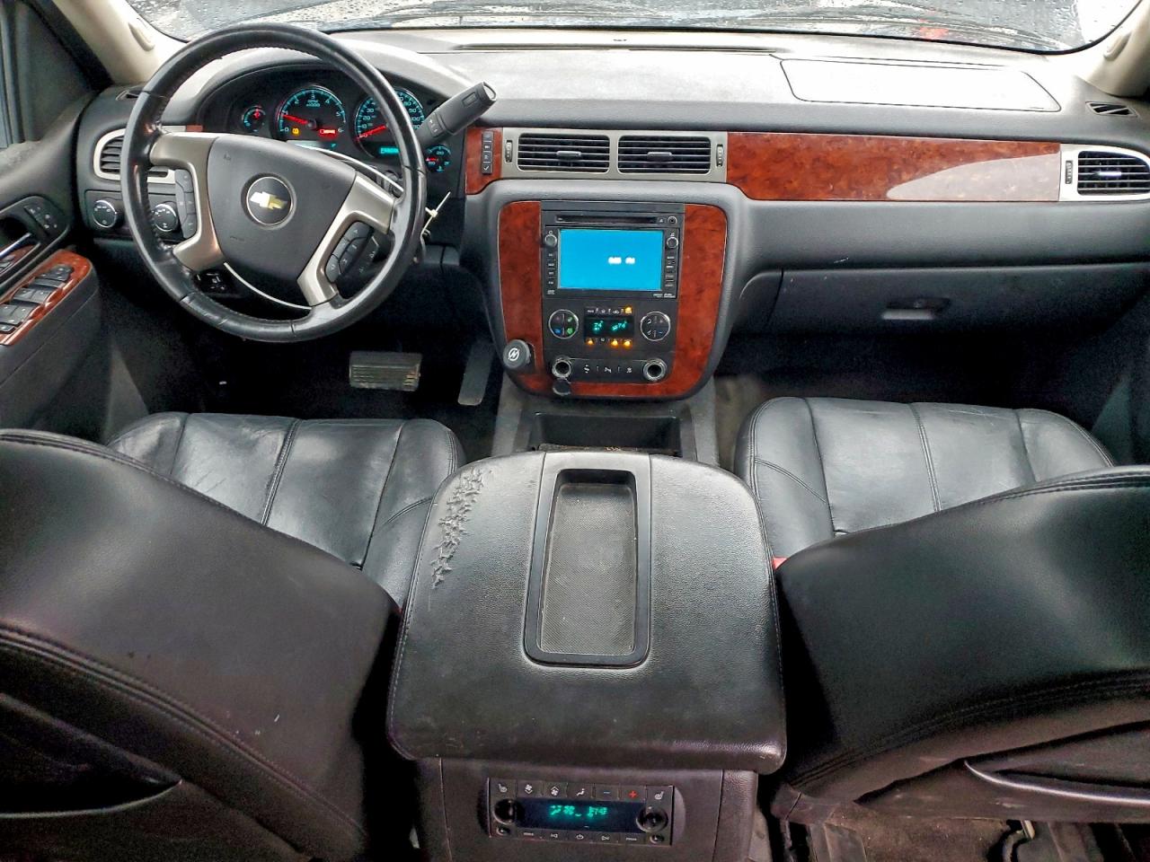 2011 CHEVROLET SUBURBAN K2500 LT photo 8