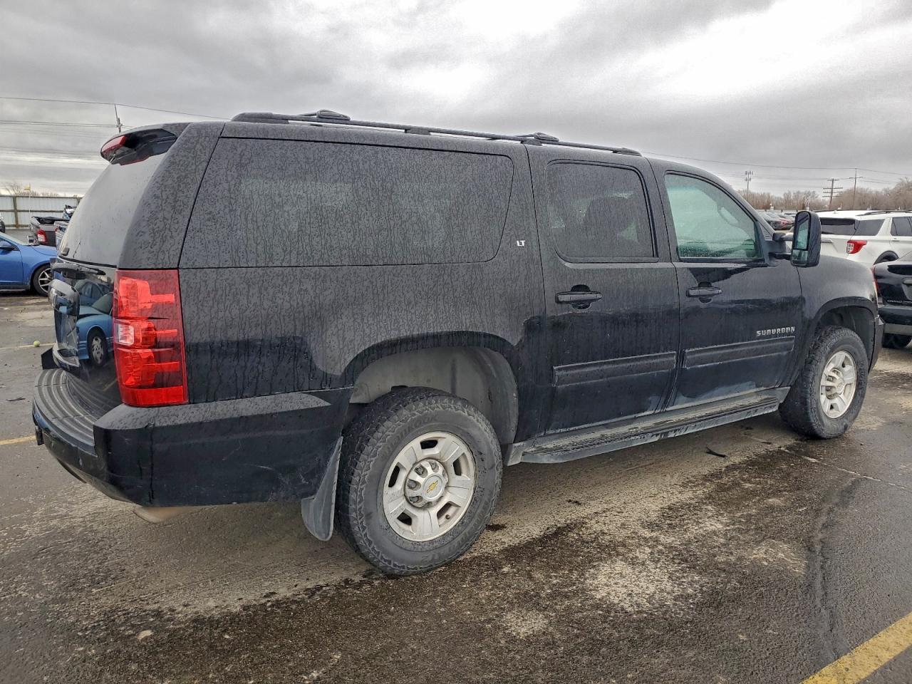 2011 CHEVROLET SUBURBAN K2500 LT photo 3