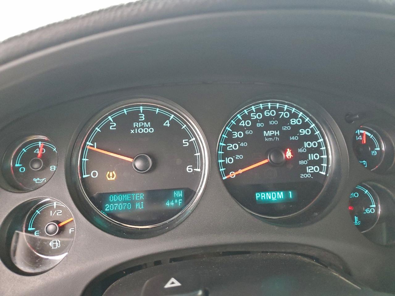 2011 CHEVROLET SUBURBAN K2500 LT photo 9