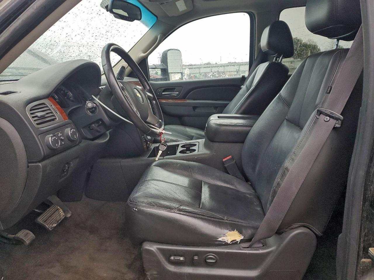2011 CHEVROLET SUBURBAN K2500 LT photo 7