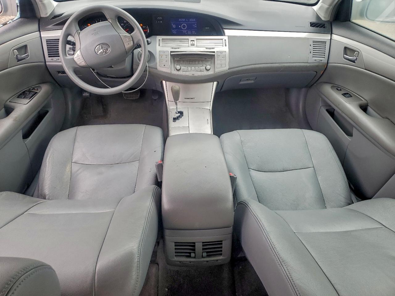 2005 TOYOTA AVALON XL photo 8