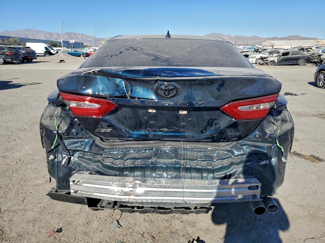 2020 TOYOTA CAMRY SE photo 11