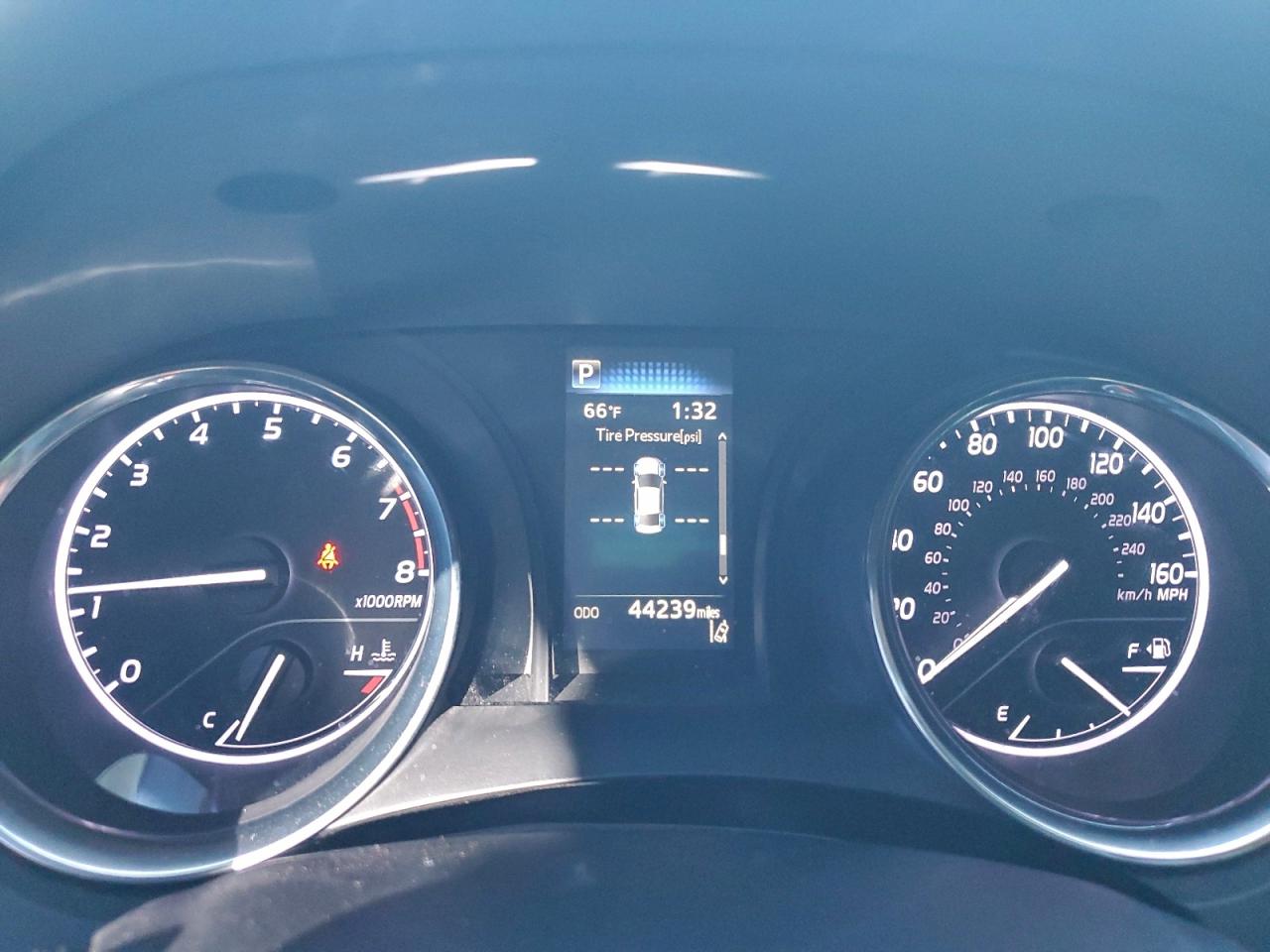 2020 TOYOTA CAMRY SE photo 17