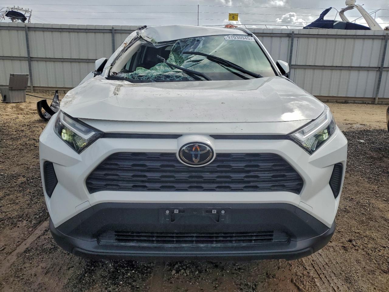 2025 TOYOTA RAV4 XLE photo 9