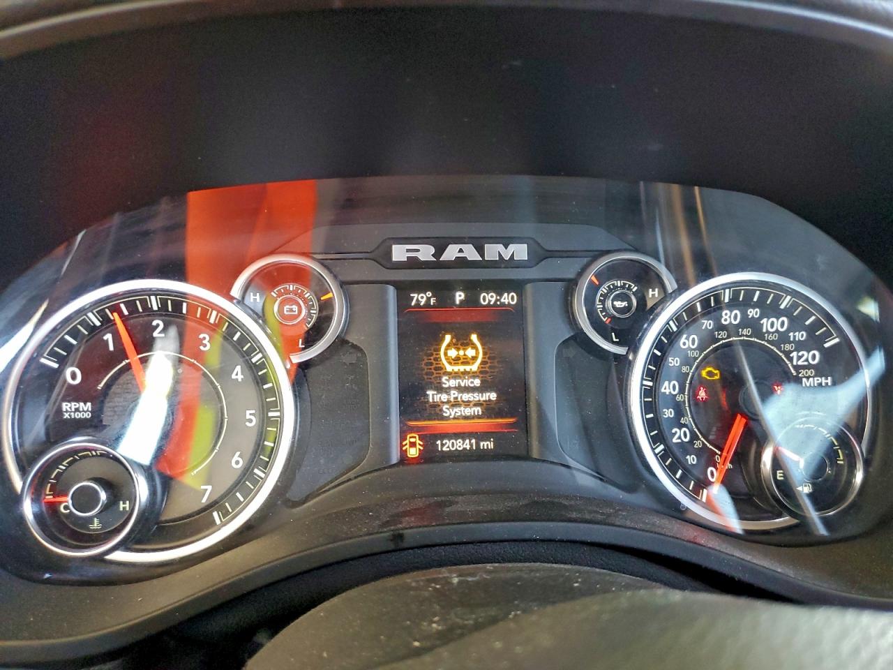 2019 RAM 1500 BIG HORN/LONE STAR photo 9