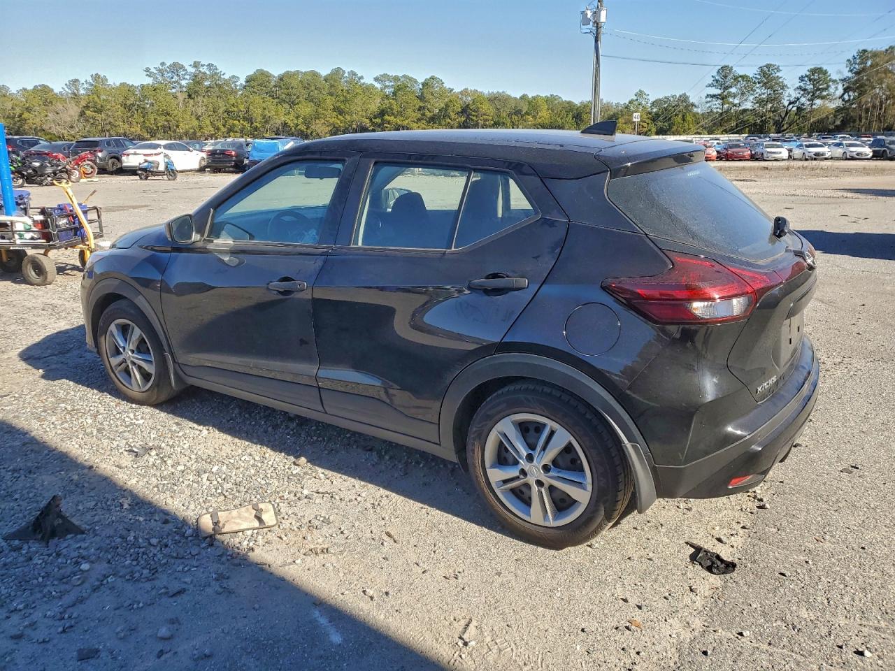 2023 NISSAN KICKS S photo 5