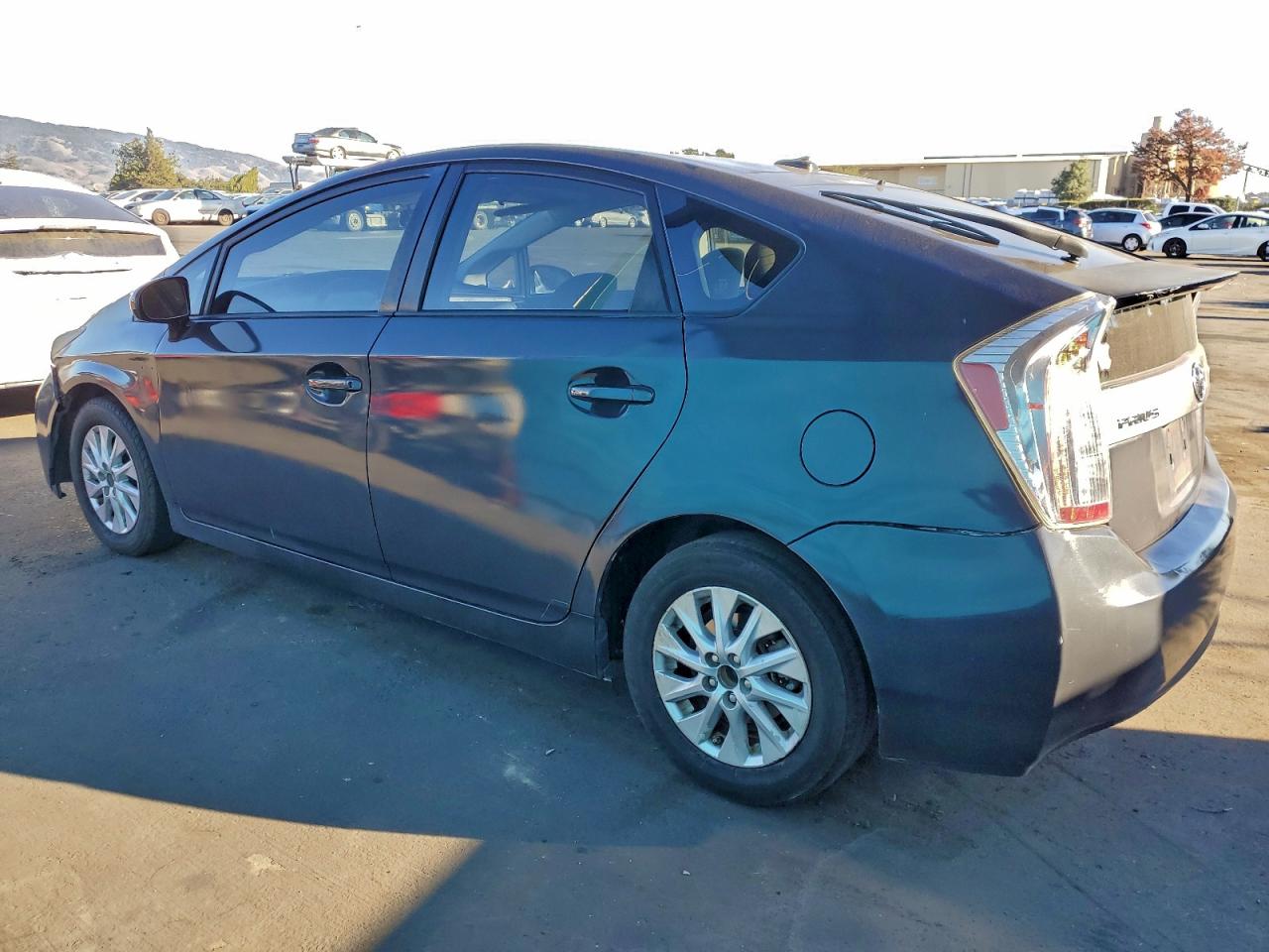 2014 TOYOTA PRIUS PLUG-IN photo 4