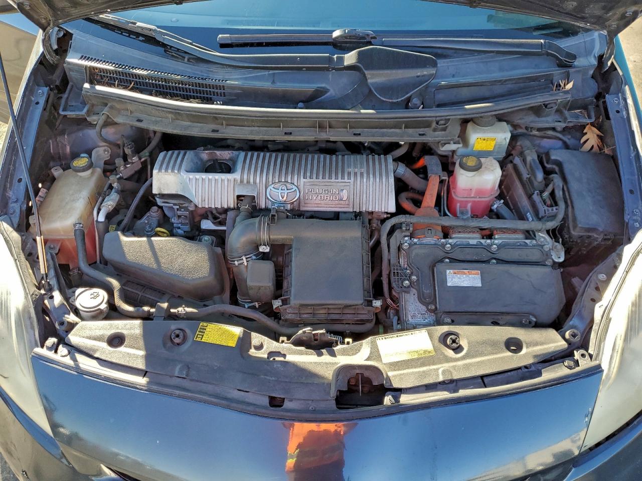 2014 TOYOTA PRIUS PLUG-IN photo 31