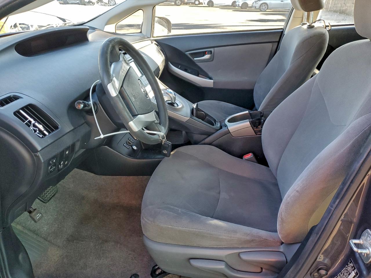 2014 TOYOTA PRIUS PLUG-IN photo 19