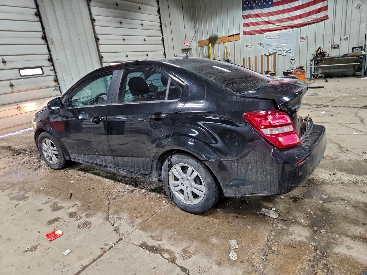 2017 CHEVROLET SONIC LT photo 4