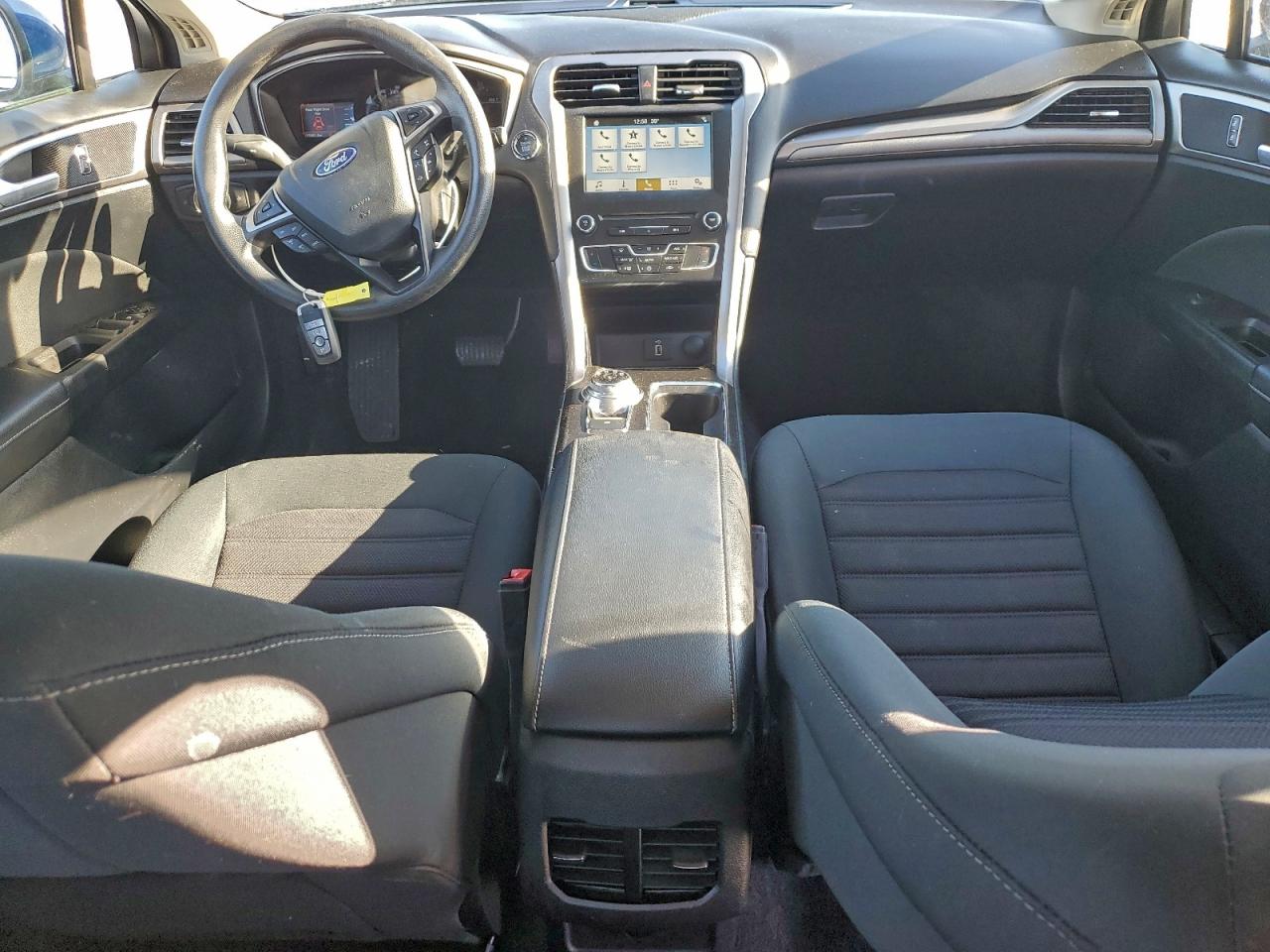 2018 FORD FUSION SE photo 8