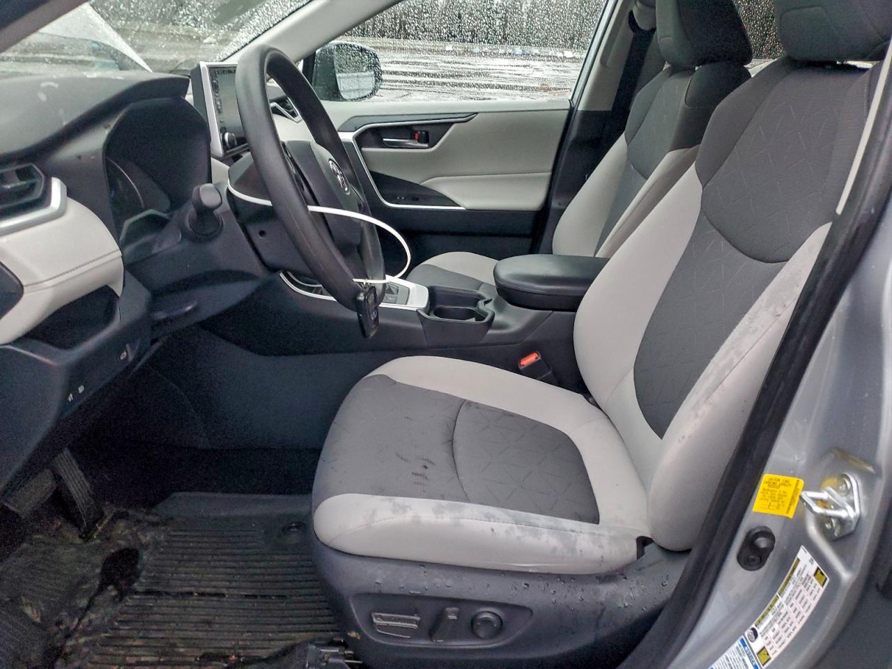 2019 TOYOTA RAV4 XLE photo 7
