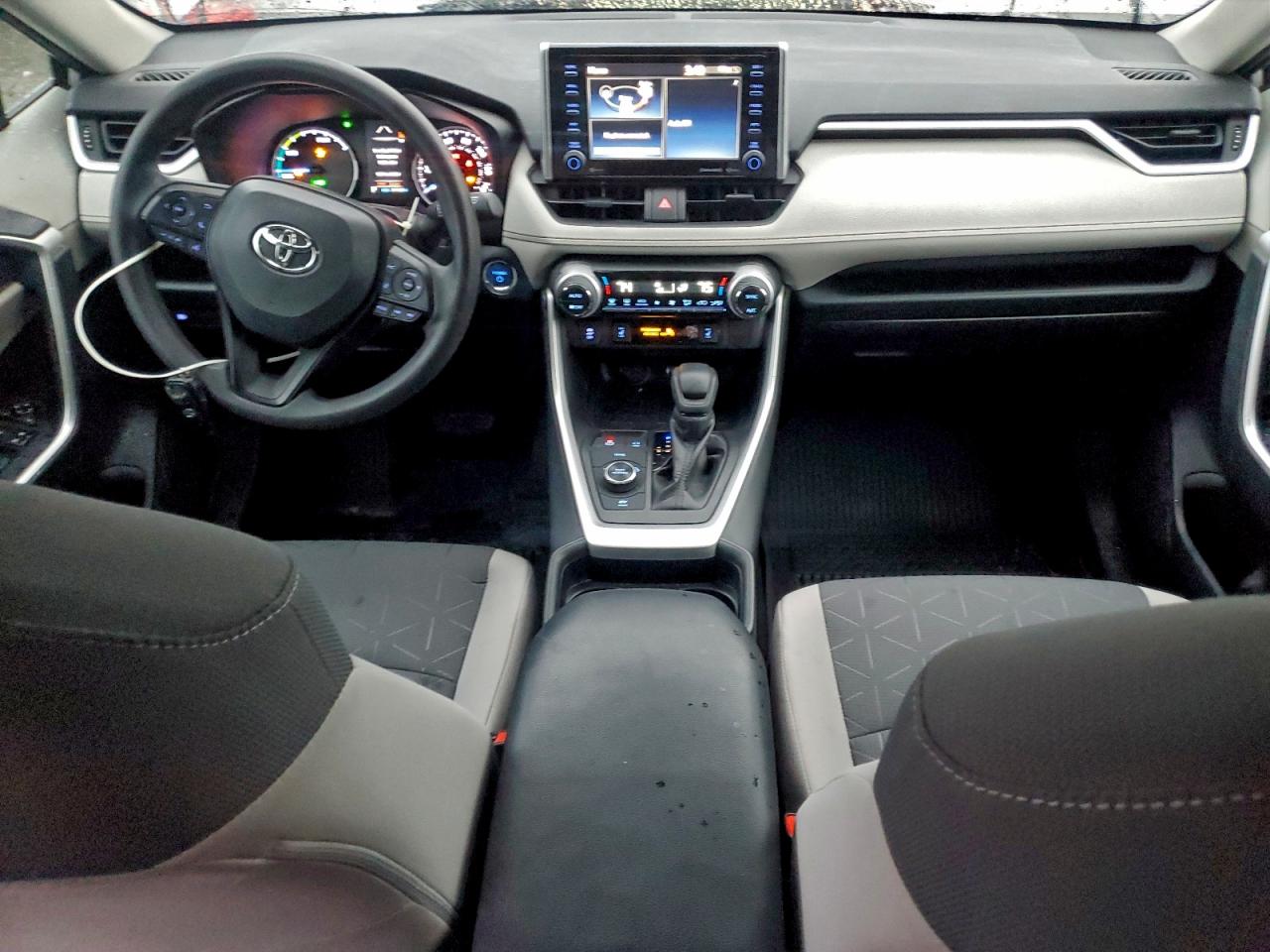 2019 TOYOTA RAV4 XLE photo 8