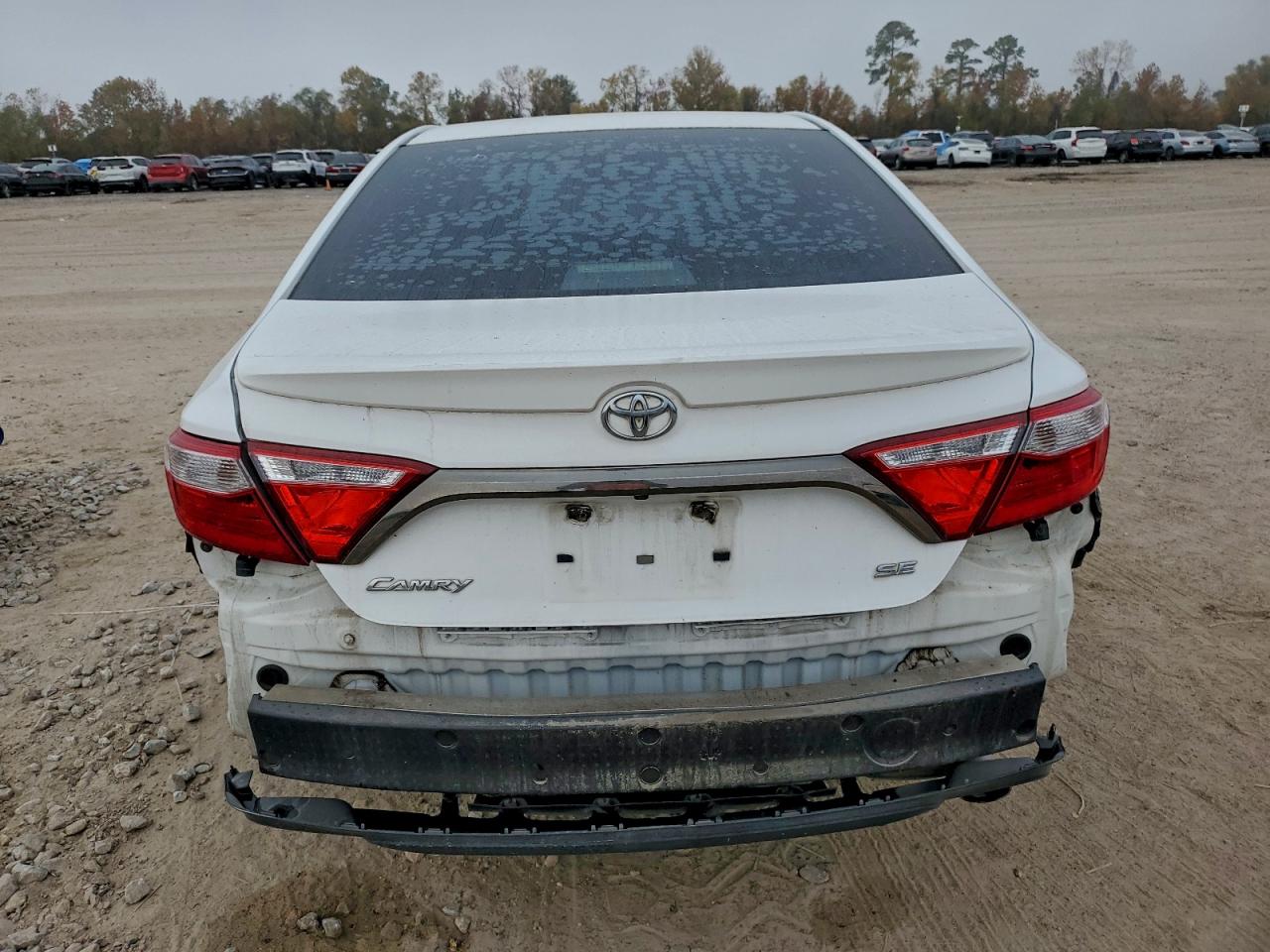 2016 TOYOTA CAMRY LE photo 6
