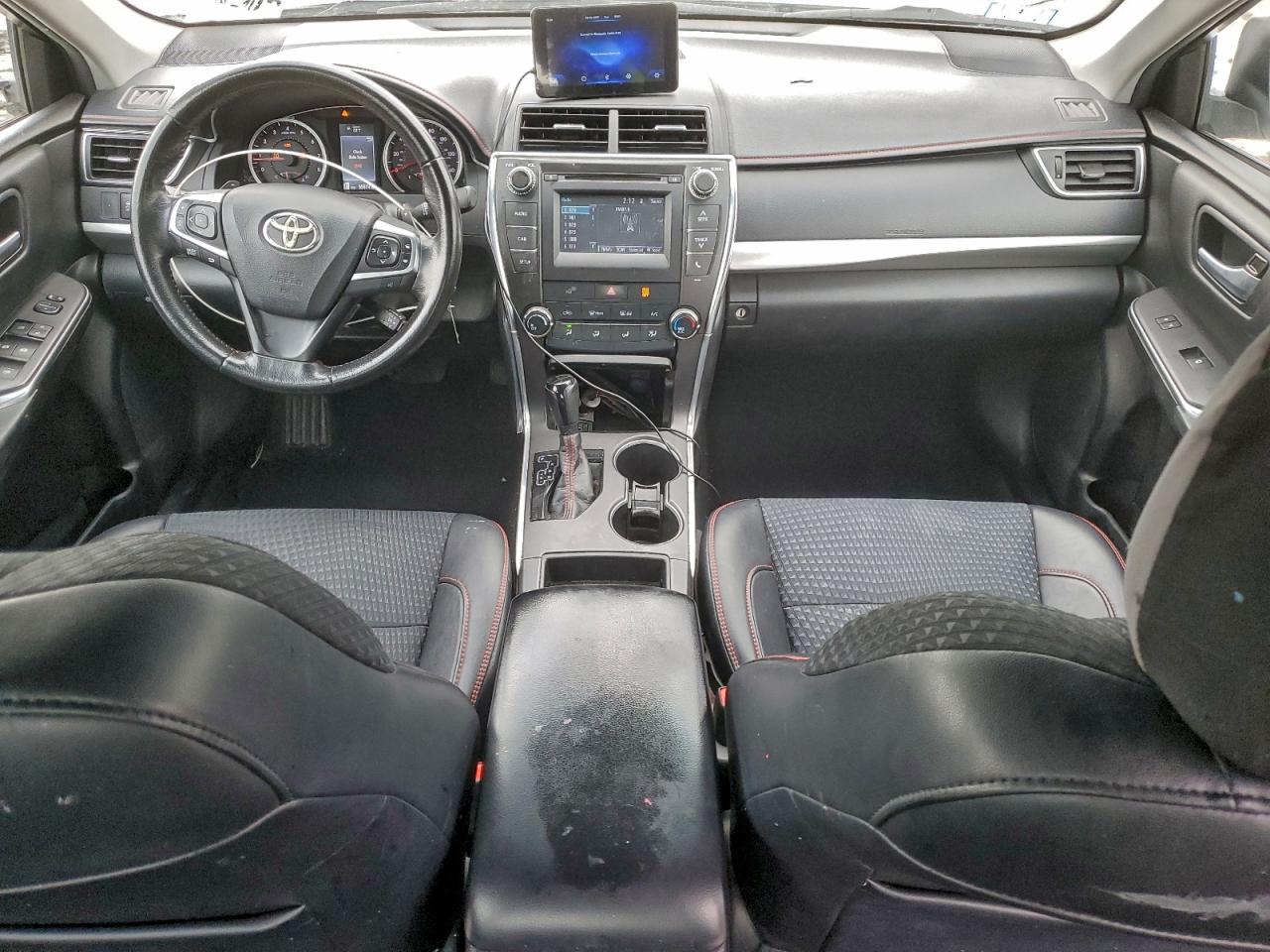 2015 TOYOTA CAMRY LE photo 8