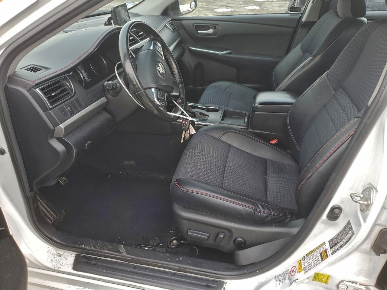 2015 TOYOTA CAMRY LE photo 7