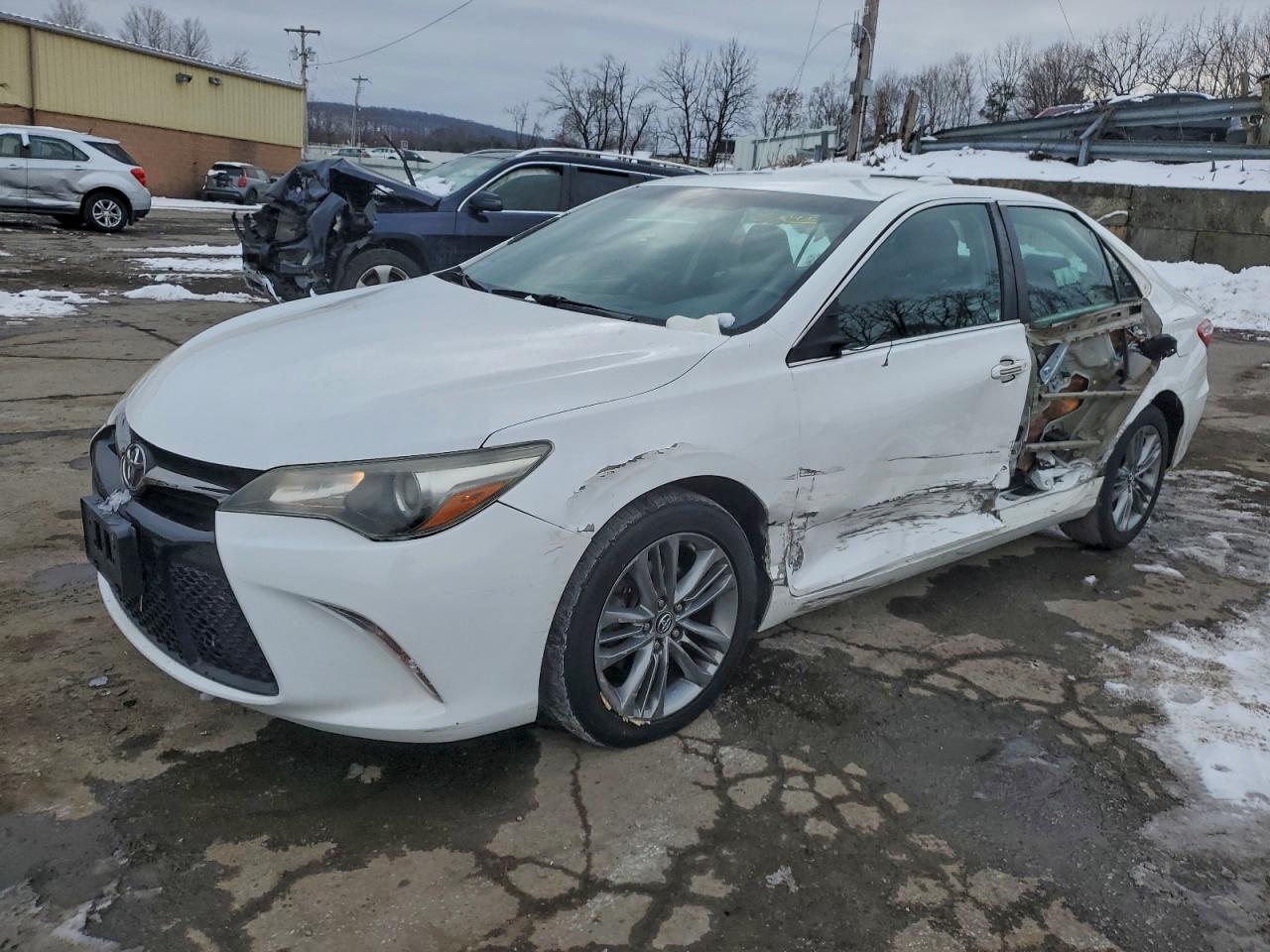 2015 TOYOTA CAMRY