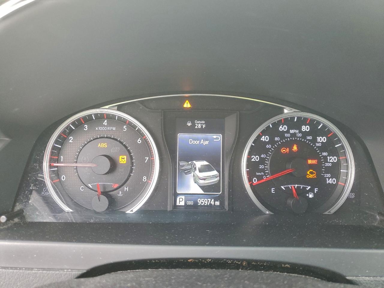 2015 TOYOTA CAMRY LE photo 9