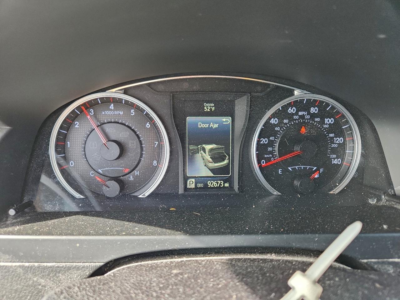 2015 TOYOTA CAMRY LE photo 9