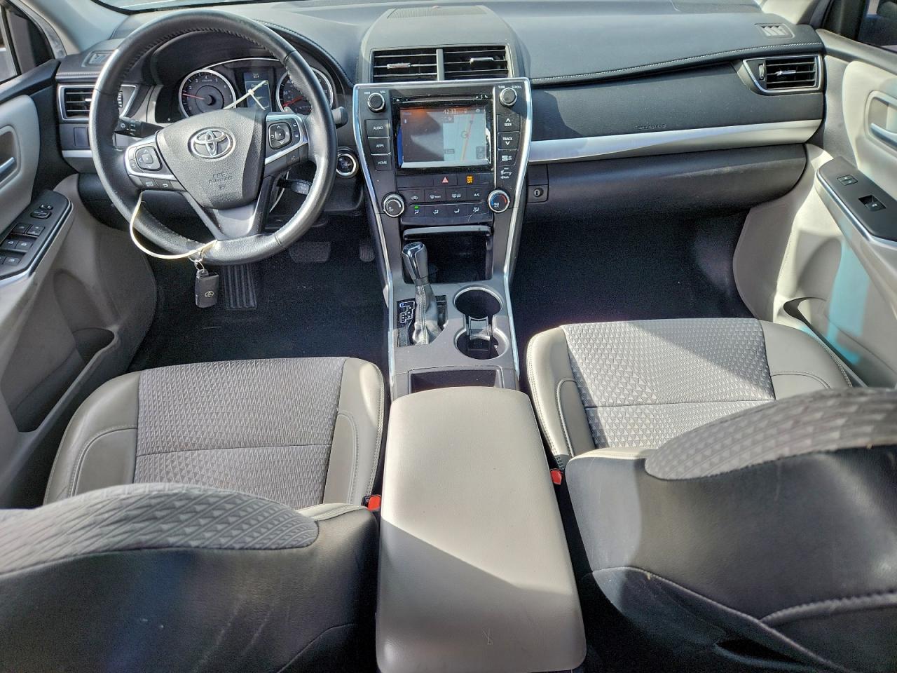 2015 TOYOTA CAMRY LE photo 8