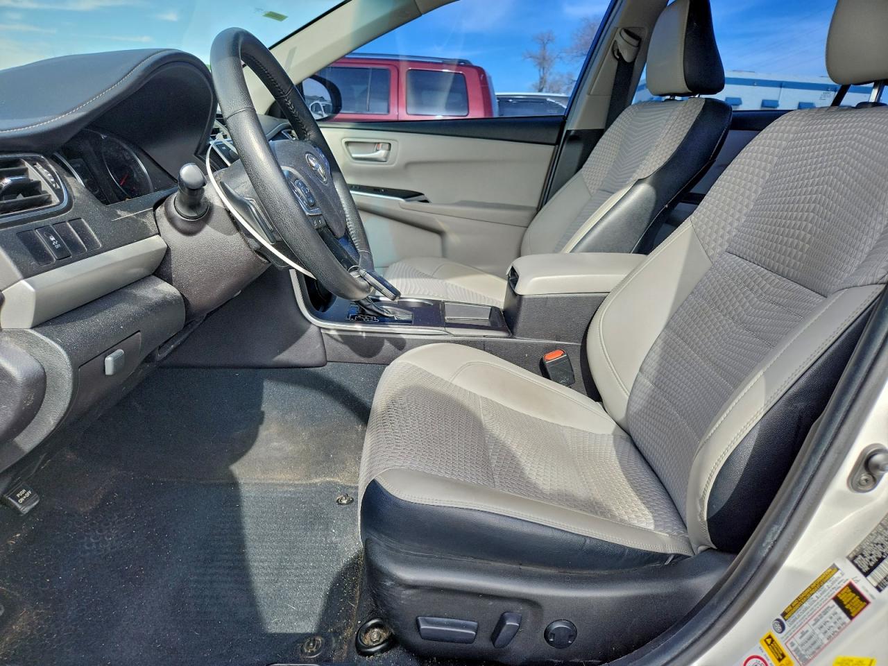 2015 TOYOTA CAMRY LE photo 7