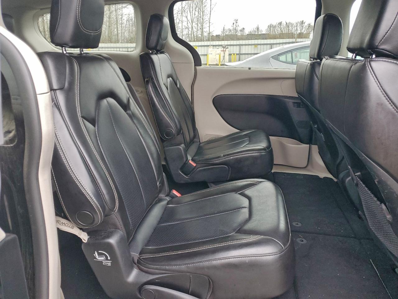 2021 CHRYSLER VOYAGER LXI photo 11