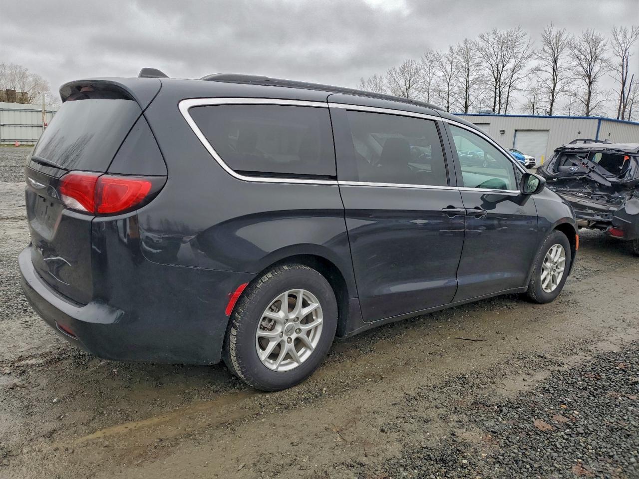 2021 CHRYSLER VOYAGER LXI photo 3