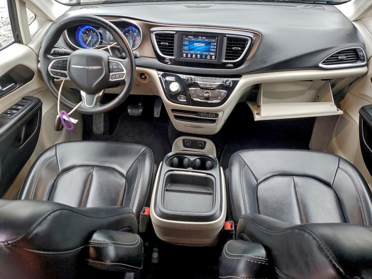 2021 CHRYSLER VOYAGER LXI photo 8