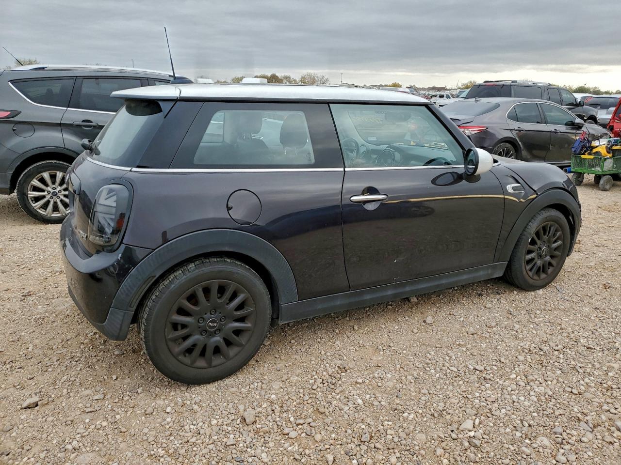 2014 MINI COOPER photo 3