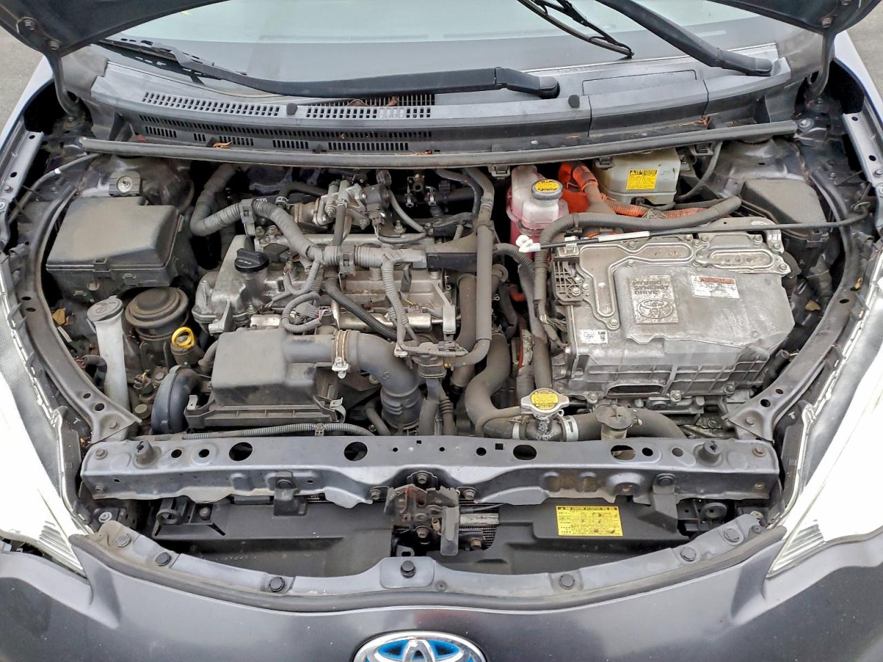 2014 TOYOTA PRIUS C photo 11