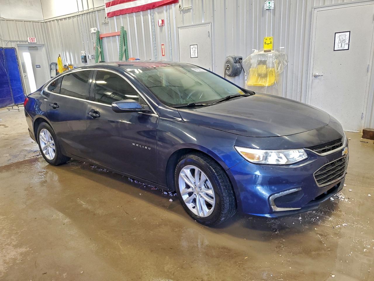 2017 CHEVROLET MALIBU LT photo 4