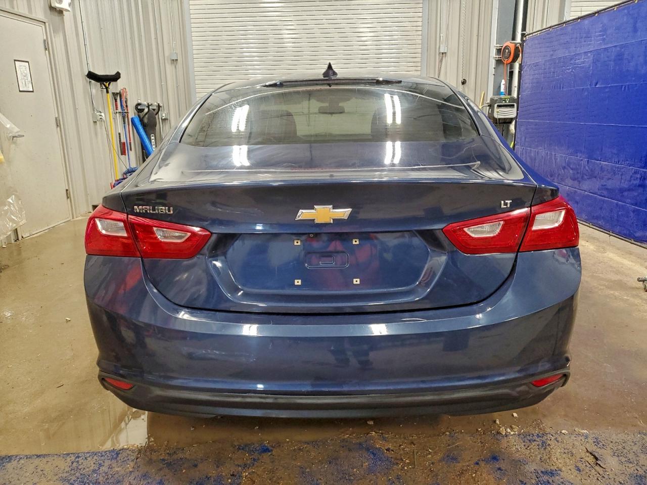2017 CHEVROLET MALIBU LT photo 6
