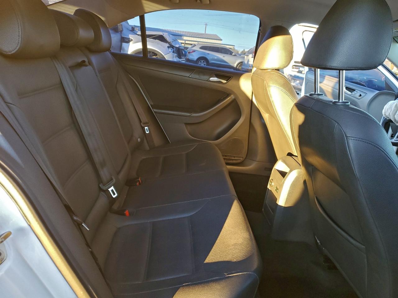 2011 VOLKSWAGEN JETTA SE photo 10