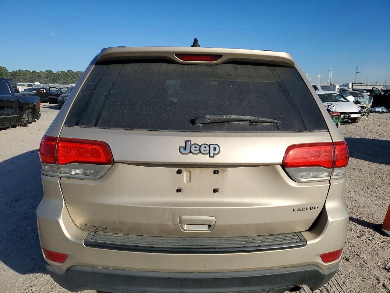 2014 JEEP GRAND CHEROKEE LAREDO photo 11