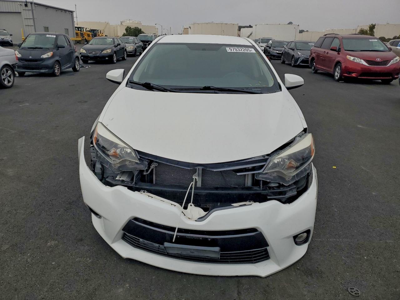 2015 TOYOTA COROLLA L photo 17